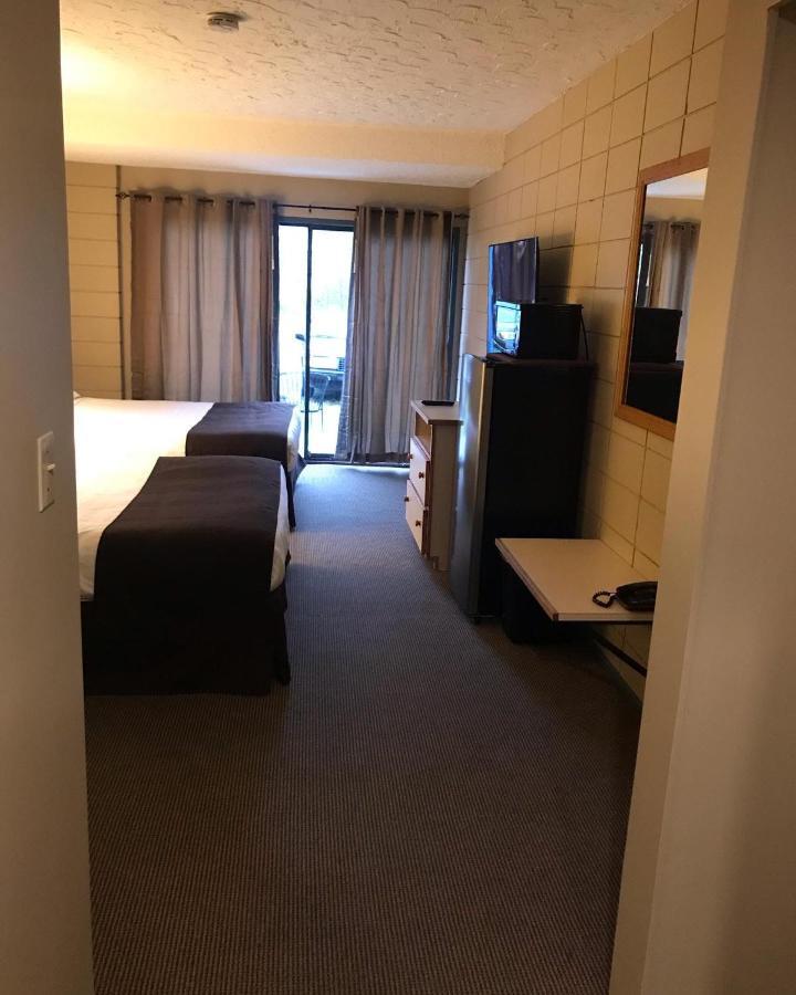 Airport Inn ポート・ハーディ エクステリア 写真