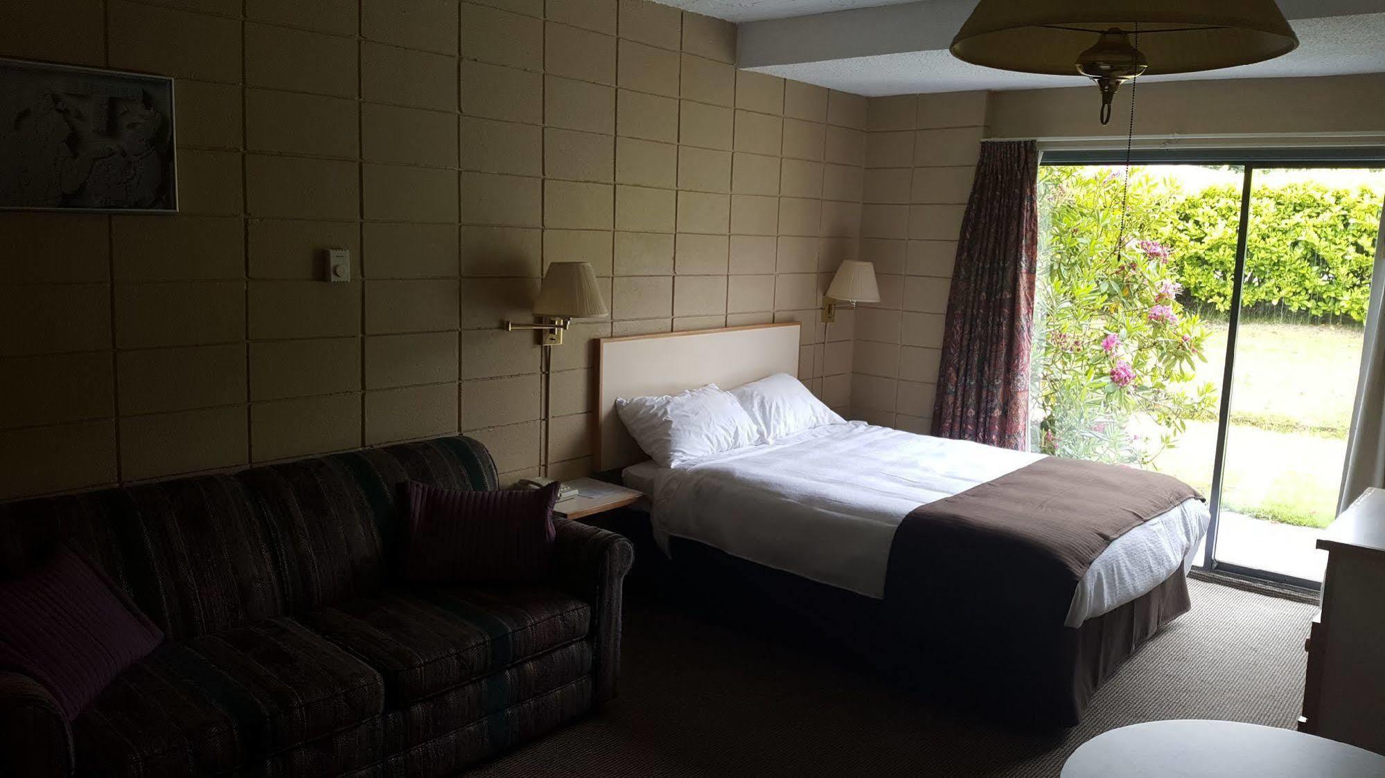 Airport Inn ポート・ハーディ エクステリア 写真