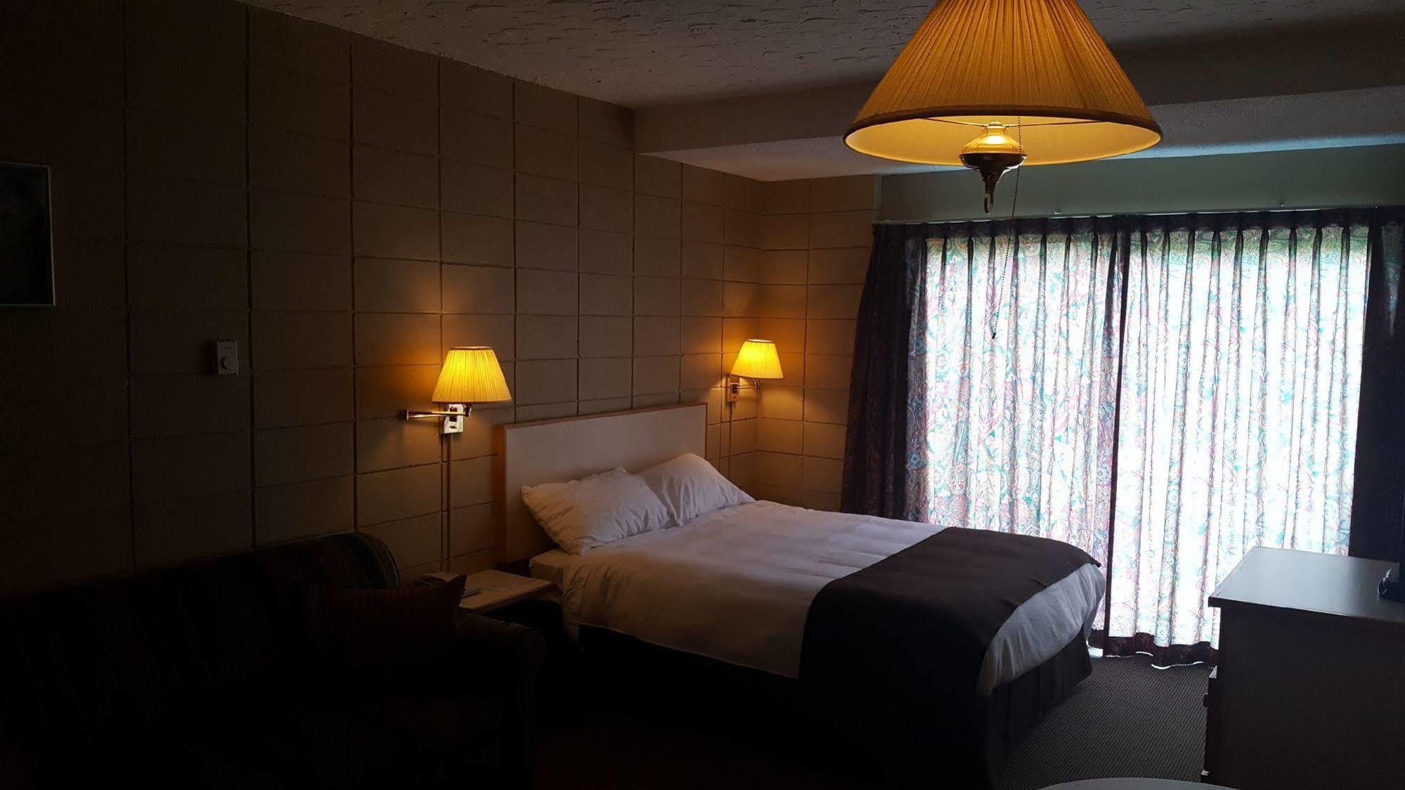 Airport Inn ポート・ハーディ エクステリア 写真